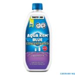 Thetford Aqua Kem Blue Concentrated Lavender 780ml flaske med lilla sanitærvæske for campingvogn.